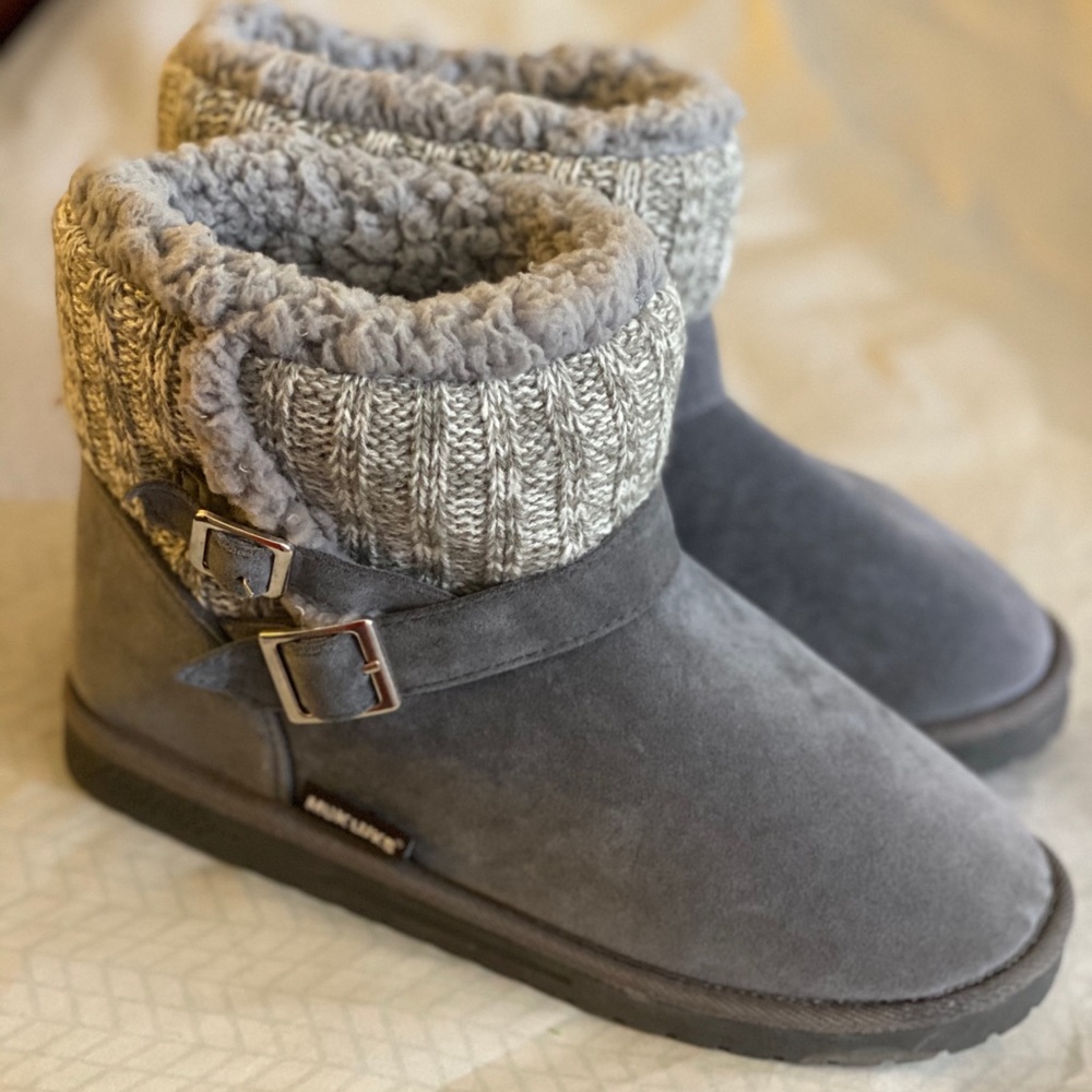 Women’s Size 8 Muk Luks  Brand new.